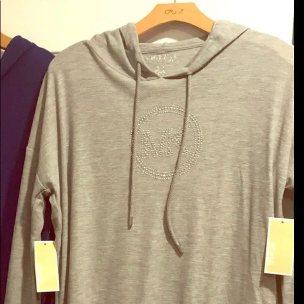 🎉Last one left 🎉Micheal KORS Sweater 🎀